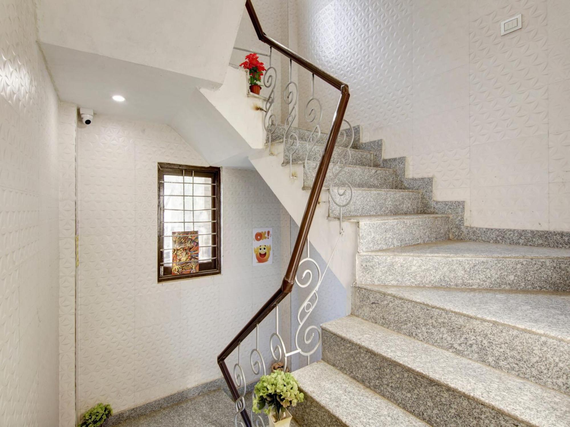 ניו דלהי Hotel O Kailash Inn מראה חיצוני תמונה